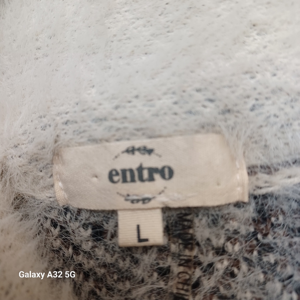 Entro Women Leopard Priht Fuzzy 1/4 Zip Pullover Size L  Soft Textured Sweater - Picture 10 of 10